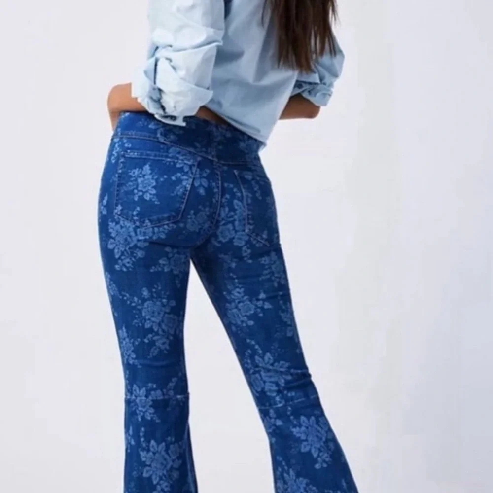 NWT Free people penny floral pull on flare jean - Picture 6 of 9